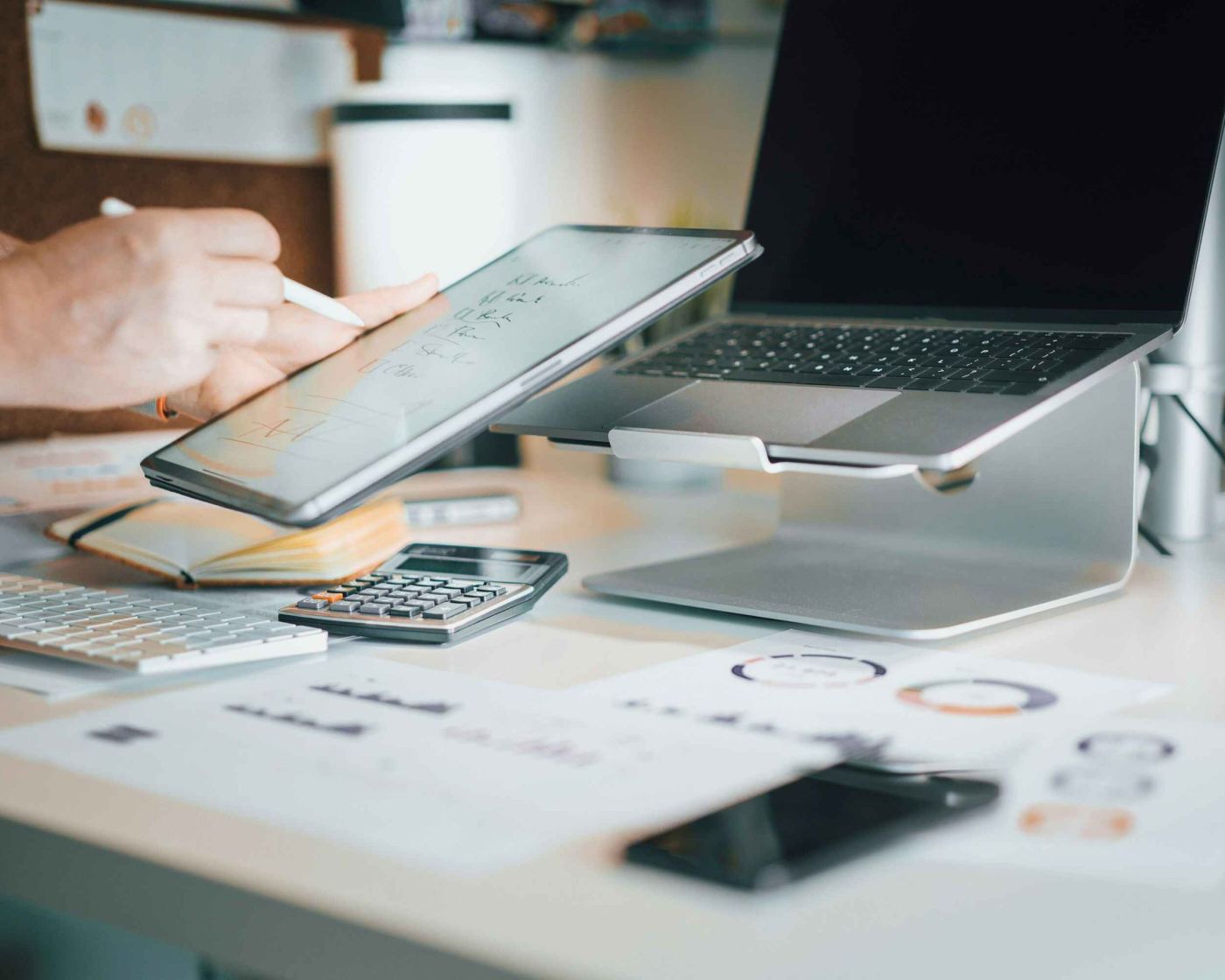 Strategic and Operational Digital Marketing Support in the Watch Industry